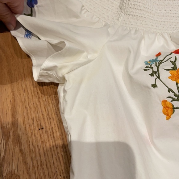 Tory Burch; Size 6 Off shoulder smocked floral top - Picture 4 of 6